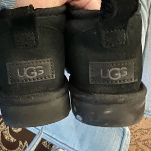 Women black ultra mini UGGs